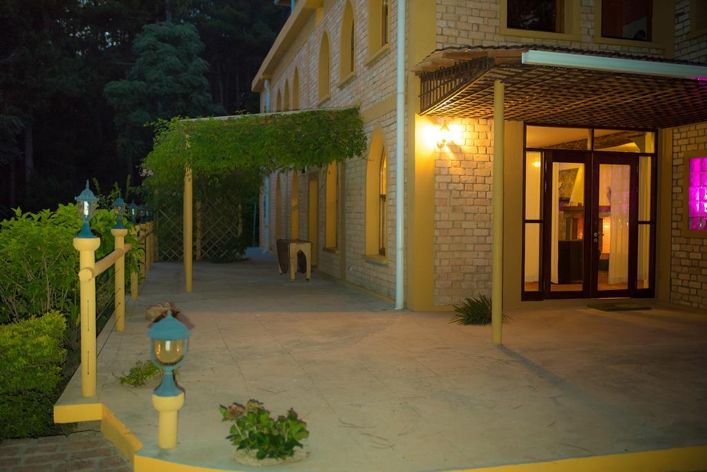 Le Chateau Du Lac De Mantasoa Exterior photo